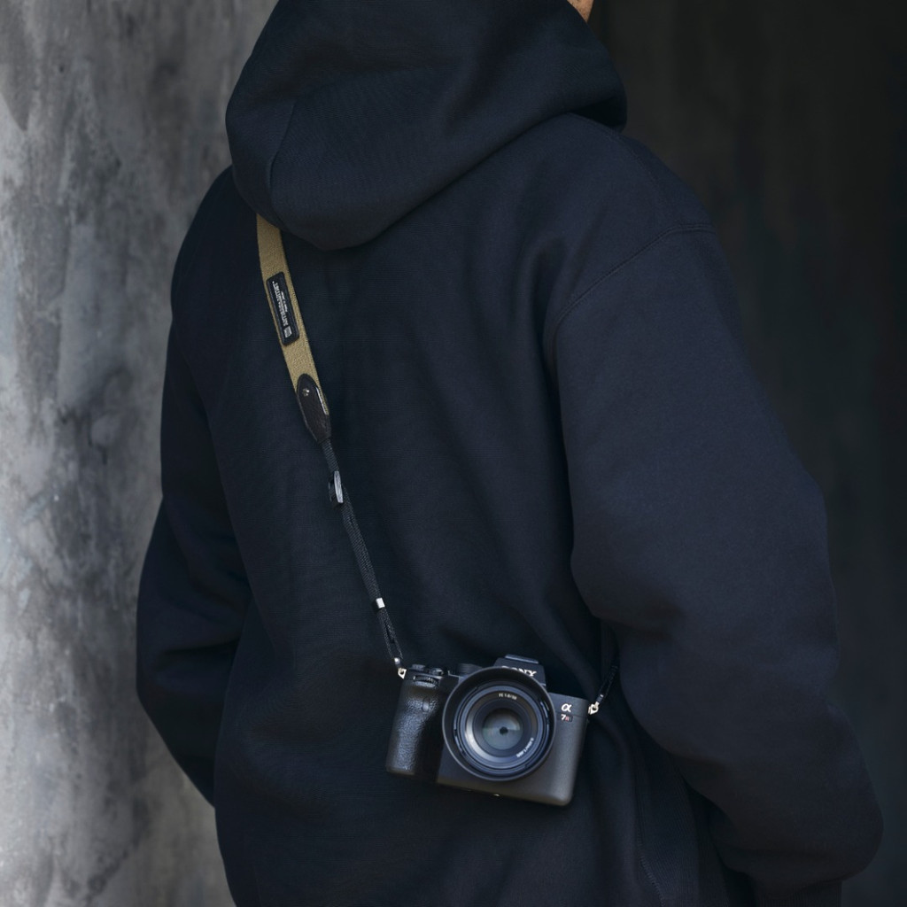 Artisan & Artist Acrylic camera strap [ACAM-110A] สายคล้องกล้อง (ประกันศูนย์ไทย)