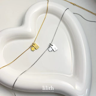 Lilith - Square letter charm w/clover necklace (gold) สร้อยคอ จี้อักษร