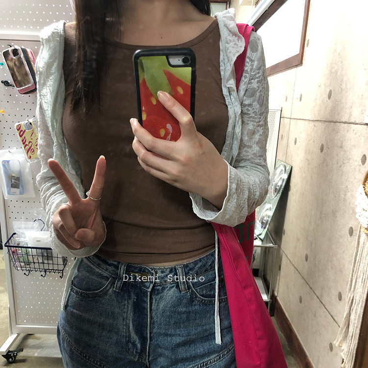 เกาหลี ins บล็อกเกอร์เดียวกัน Art สตรอเบอร์รี่สีดําขอบเคสนิ่มสําหรับ iphone16promax/15pro/13/12/11/14pro เคสป้องกันโทรศัพท์มือถือ 16E