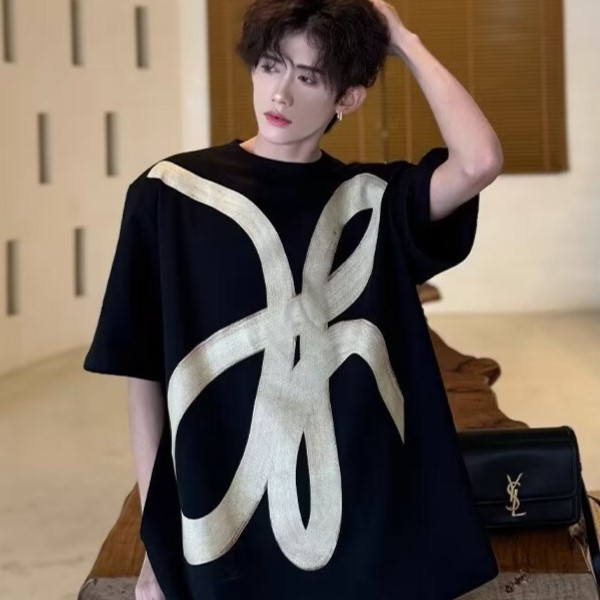 H ครึ่งแขนผู้ชายยุโรป High Street cleanfit แผ่นรองไหล่ฤดูร้อนเสื้อยืดคอขนาดเล็ก Street Wear คู่สามแขน Quarter