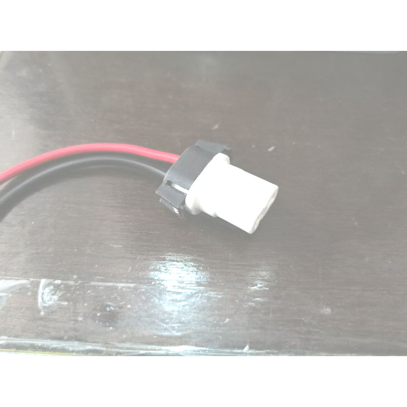 จัดส่งเร็ว ปลั๊กหลอดไฟ​ HB4 9006