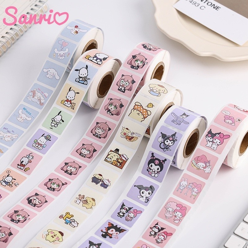 SANRIO 500ชิ้น/ม้วนการ์ตูน ซานริโอ สติกเกอร์น่ารัก สวัสดี คิตตี้คุโรมิ สติกเกอร์สําหรับเด็กและเด็กผู้หญิงของเล่น