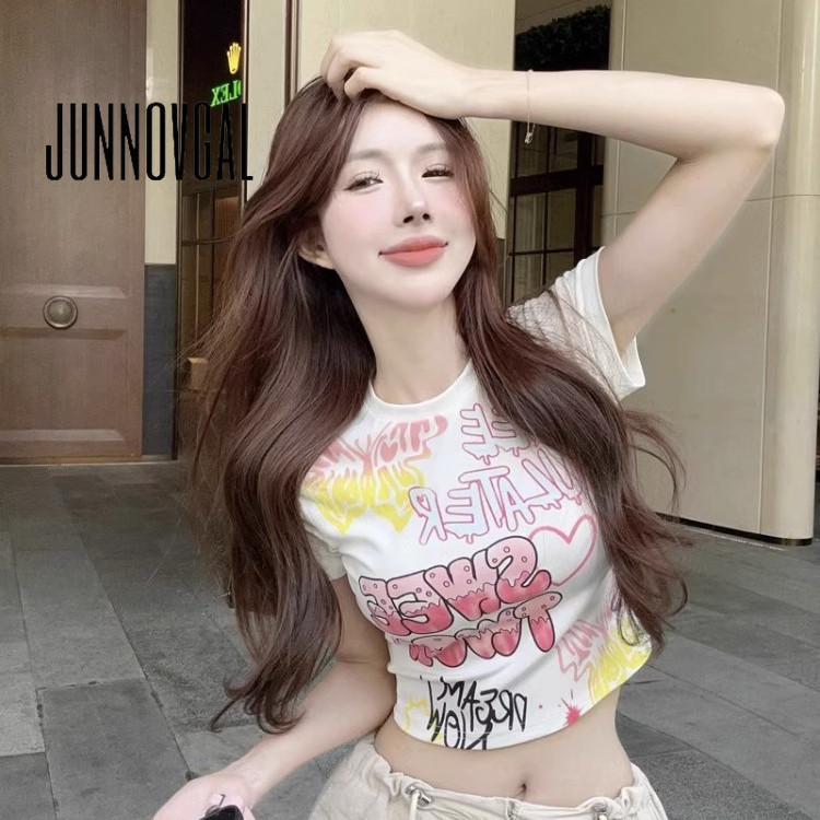 Junnovgal เสื ้ อยืดผู ้ หญิง 2024 Faction รอบคอตัวอักษรการพิมพ ์ แขนสั ้ นสไตล ์ ใหม ่