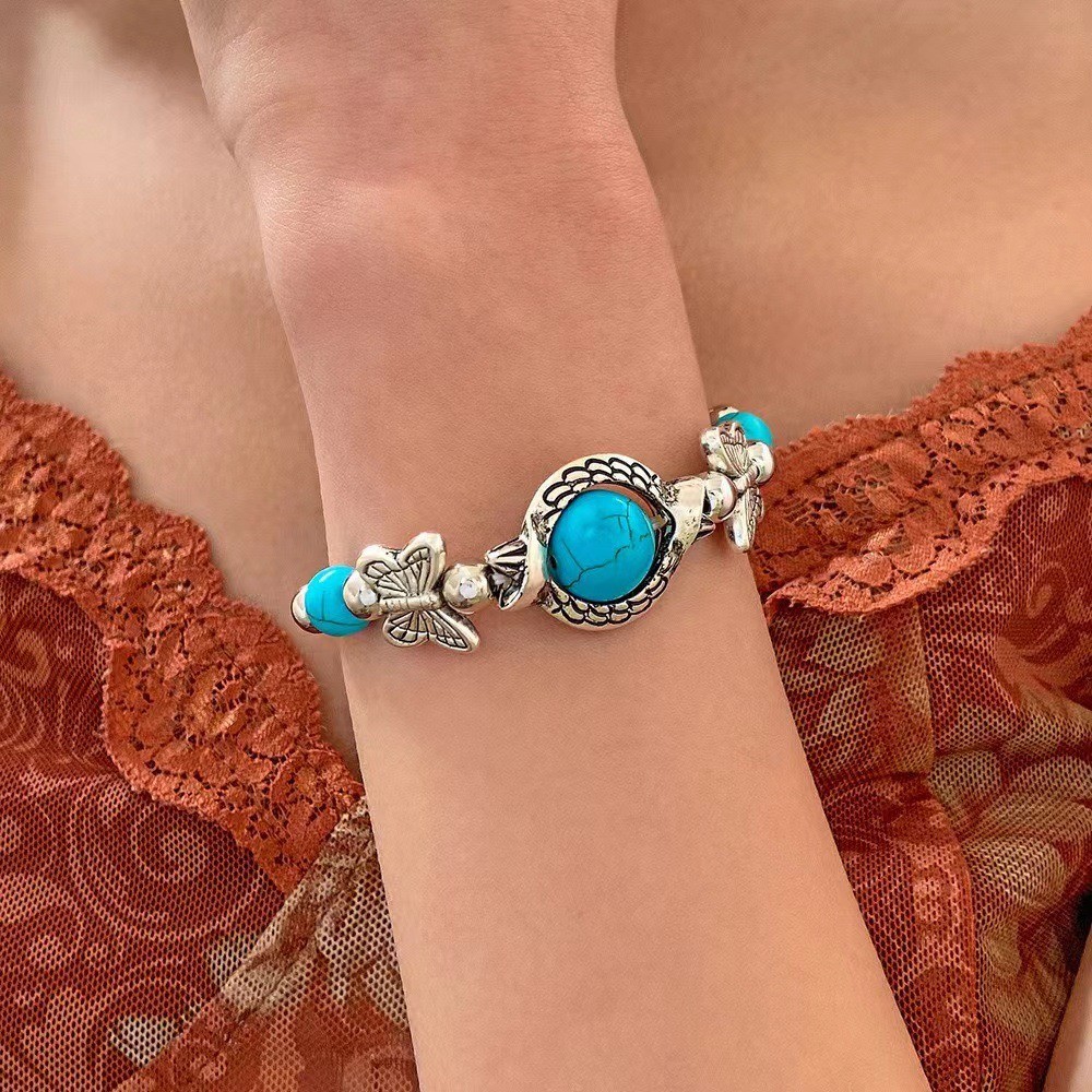 Retro Alloy Turquoise Hollow-out Butterfly Geometric Bracelet สําหรับผู้หญิง