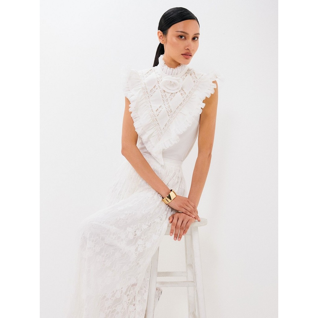 [Pomelo] เสื้อลูกไม้แต่งระบายและดอกไม้ / Rosette Lace Ruffle Top