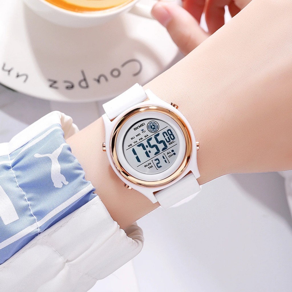 Skmei 2094 ผู ้ หญิงนาฬิกาจับเวลา Lady นาฬิกาข ้ อมือ 50M กันน ้ ํากันกระแทก reloj mujer ด ้ านหลังจอแสดงผลนับถอยหลังนาฬิกาดิจิตอล