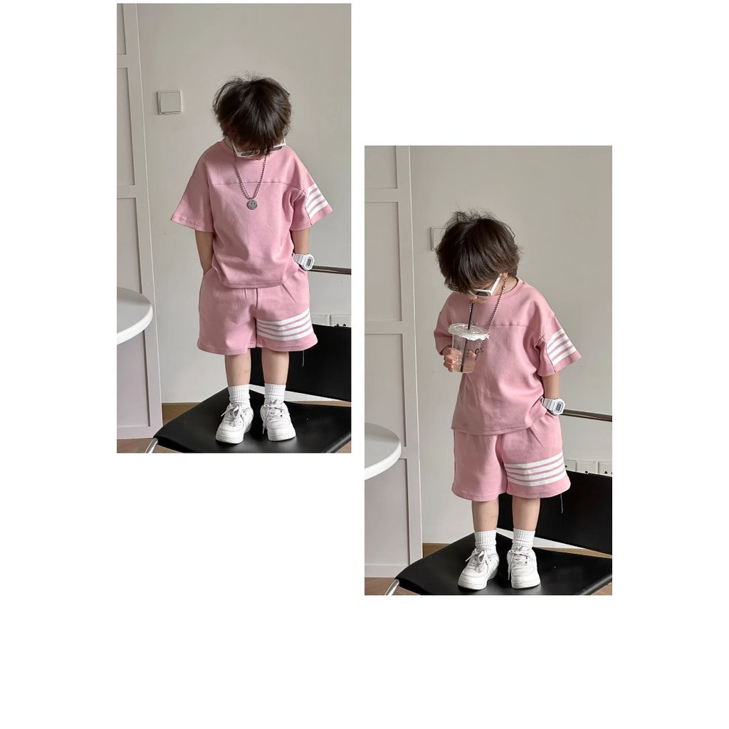 พร้อมสต็อก 90-170 ซม.ฤดูร้อนชายแฟชั่นชุดกีฬาลําลองขนาดกลางขนาดใหญ่เด็กกางเกงขาสั้นแขนสั้นสามบาร์ชุดสองชิ้น