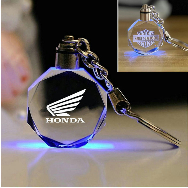 Honda KAWASAKI พวงกุญแจรถจักรยานยนต์ไฟ LED K9 คริสตัลรูปหลายเหลี่ยมโปร่งใส Luminous keyring มอเตอร์ YAMAHA อุปกรณ์เสริมของขวัญวันพ่อ