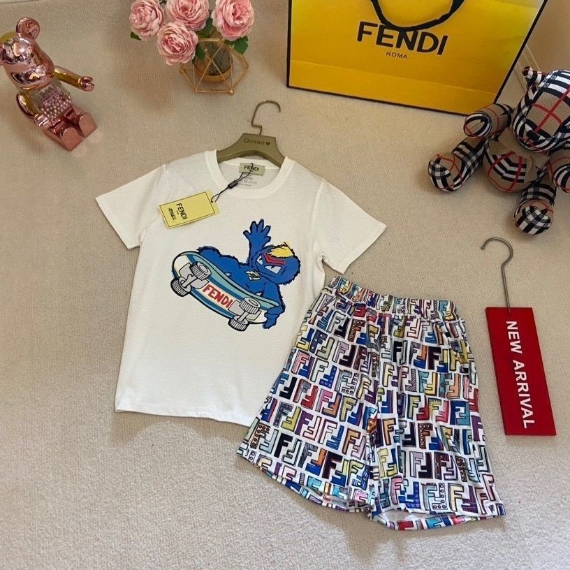 Fendi2506 กางเกงขาสั้นแขนสั้นลายการ์ตูนเสื้อผ้าเด็กสองชิ้นชายหญิงเด็กทารก