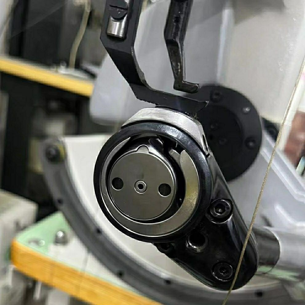 CP-168 Bobbin Case Thread Hook Bobbin Ax Silver Horse 168 Bobbin Clip Treasure Bear Bottom Line Mach