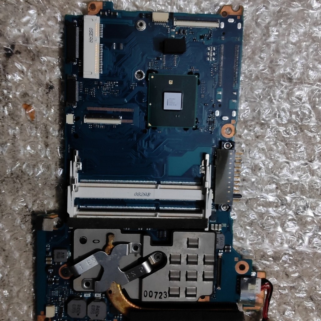 Toshiba r700 เมนบอร์ด