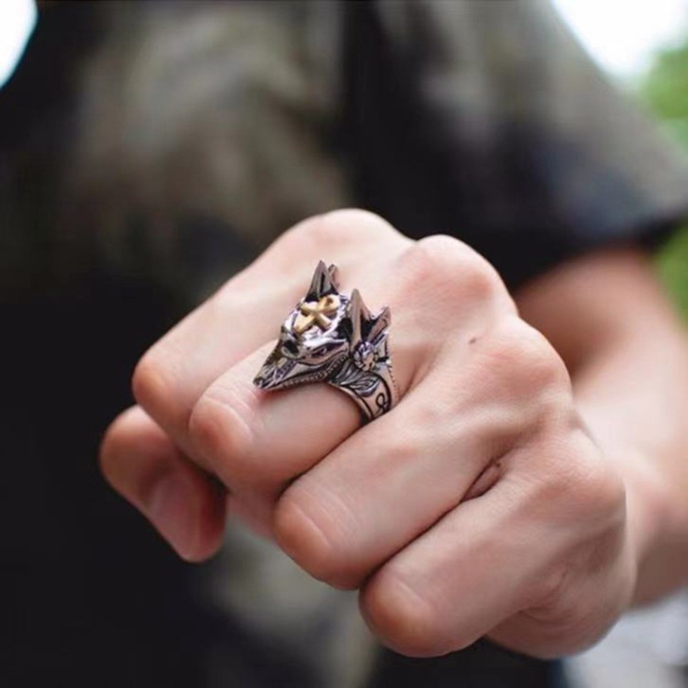Retro Anubis พระเจ ้ าโบราณอียิปต ์ Coyote แหวนผู ้ ชายแฟชั ่ นครอบงําแหวนเหล ็ กไทเทเนียม