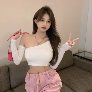 🥥Evelyn🥥เสื้อยืดผู้หญิง ปาดไหล่ สีพื้น รัดรูป แขนยาวเซ็กซี่ เสื้อครอป แฟชั่น สไตล์เกาหลี ผ้านิ่ม