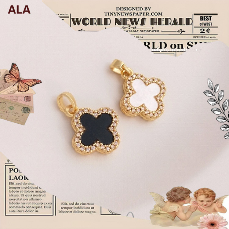 【 หญ้าสี่ใบจี้ 】เพทายขอบ18Kโคลเวอร์สี่ใบสีทองด้านหนึ่งสีดำสีขาวจี้สร้อยคอหญ้าโชคดีDIYห่วงโซ่กระดูกไหปลาร้าจี้【จี้-3】