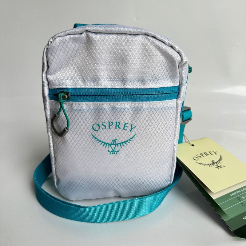 กระเป๋าสะพายไหล่ Classic Water Repellent Messenger Bag Men