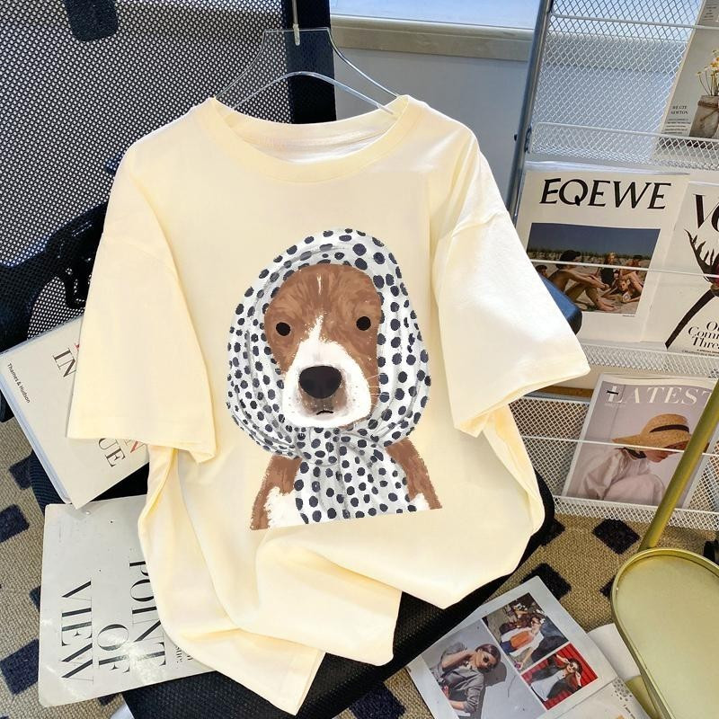 TeeTwoOneสไตล์เกาหลี  เสื้อชมพู “Hooded dog”พิมพ์ลาย OVERSIZE ผ้าCOTTON เสื้อคอกลม เสื้อ สุภาพสตรีเสื้อ