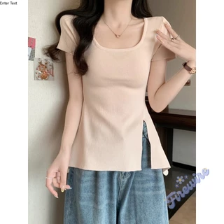 Firewire🔥พร้อมส่ง🔥【เสื้อยืดแขนสั้น】เสื้อยืดผู้หญิง แขนสั้น ผ้าไหมพรม น่ารัก ดีไซน์ผ่าข้าง ทรงพอดีตัว สีดำ"D113"