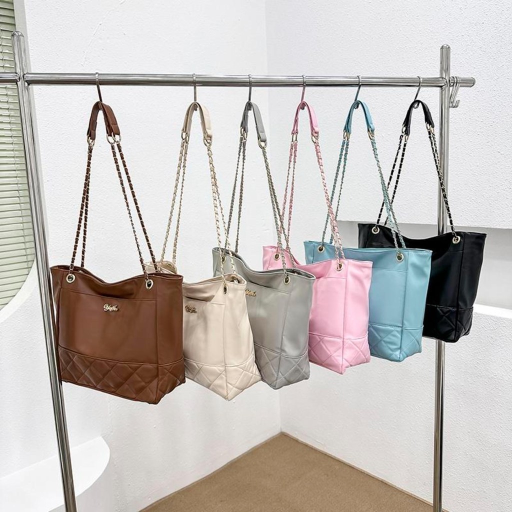 【พร้อมส่ง】รุ่นใหม่ กระเป๋าสะพายไหล่ กระเป๋าแฟชั่น กระเป๋าคล้องไหล่ผู้หญิง สไตล์เกาหลี