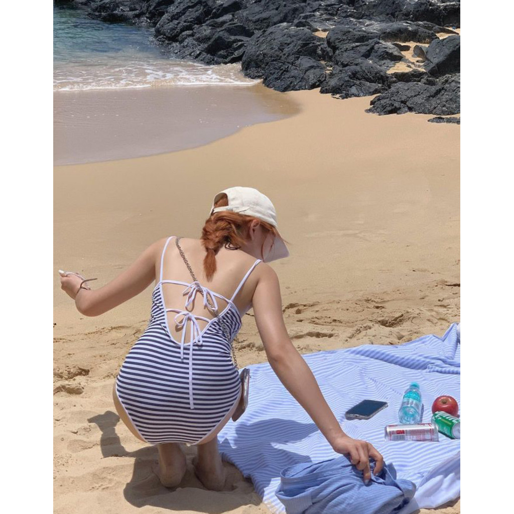 Gwenny M-XL ชุดว่ายน้ำเกาหลีชุดว่ายน้ำชายหาดลายสีดำและสีขาวแขนกุดเซ็กซี่ชุดว่ายน้ำ One Piece สำหรับผู้หญิง