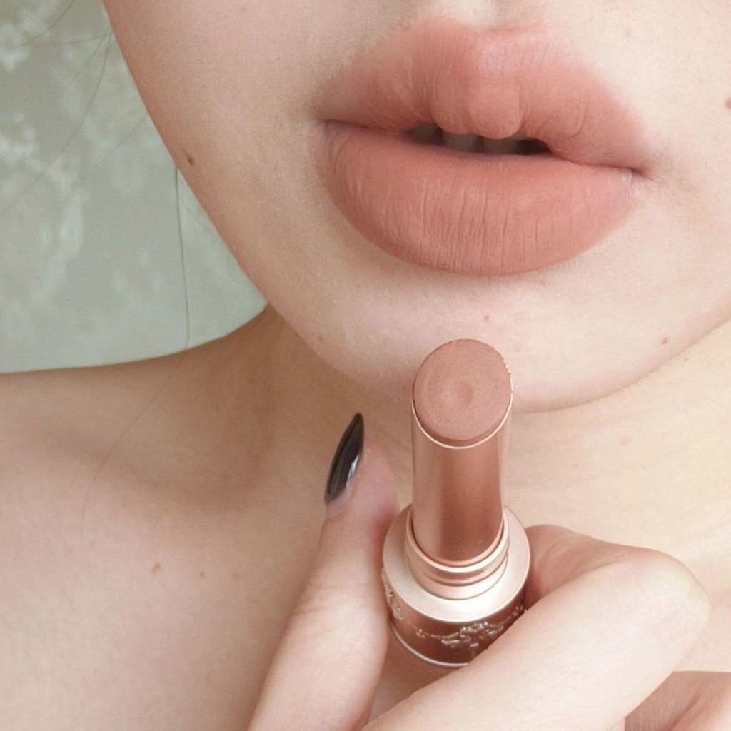 Nude Velvet Matte ลิปสติกติดทนนานกันน ้ ําสี Rendering Non-stick Cup Lip Glaze Lips Liner ดินสอผู ้ หญิงเครื ่ องสําอาง