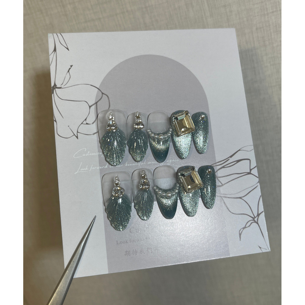 HANDMADEArtificial Nail Mother-of-pearl Crystal Cat Eye Almond Phototherapy Nails เล็บปลอมเล็บนํากลั
