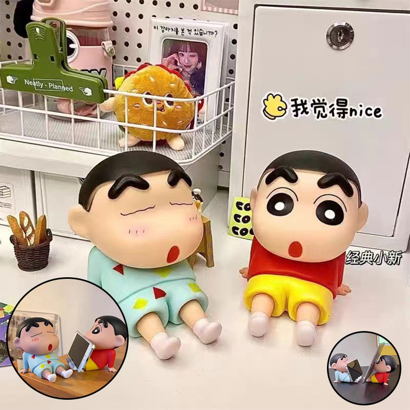 โมเดลของเล่น ขาตั้งมือถือ crayon Shin-chan เครยอนชินจังcosplay ที่วางโทรศัพท์มือถือ หมุนได้(ไม่มีกล่อง)