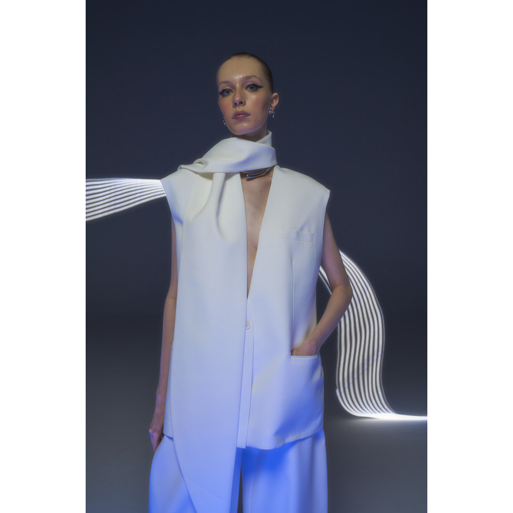 NICHP : Eternity Collection : Liv Blazer Suit เสื้อสูท blazer แขนกุด กระดุมเดียว คอลึก มีผ้าชิ้นเต่ง