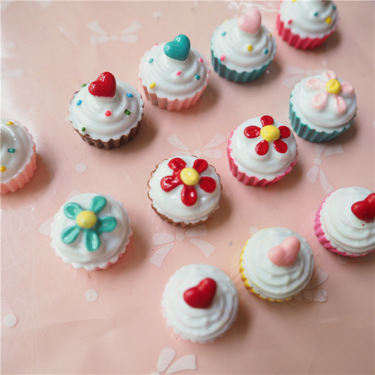 Love Cupcake อาหารจําลอง DIY เครื ่ องประดับอุปกรณ ์ เสริมจําลองครีมเคสโทรศัพท ์ วัสดุ Anti-dust Plug อุปกรณ ์ เสริม