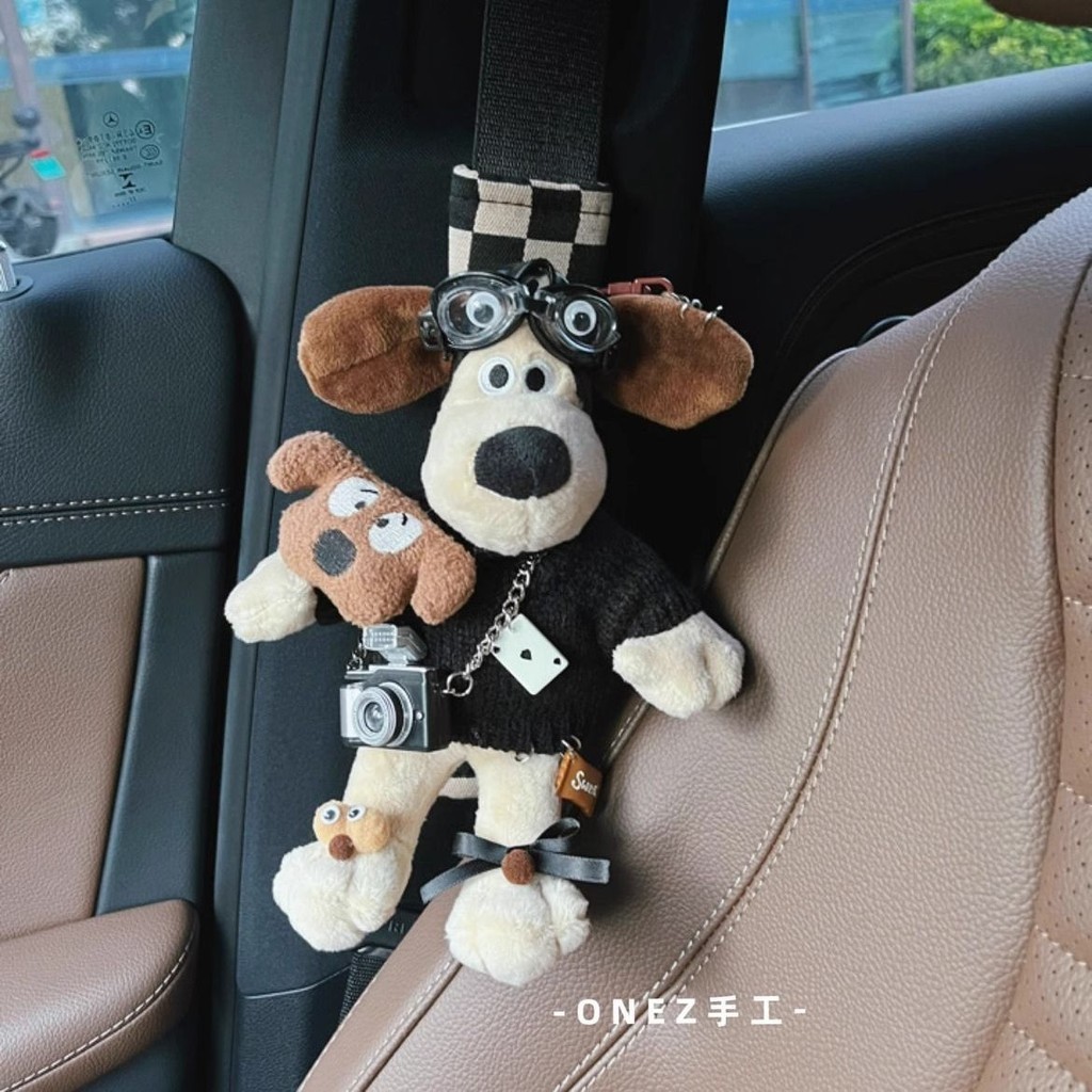 รถน่ารัก ทําเอง ตุ๊กตาสุนัขรถตกแต่งภายในเข็มขัดนิรภัยไหล่ปกรถตกแต่งภายใน