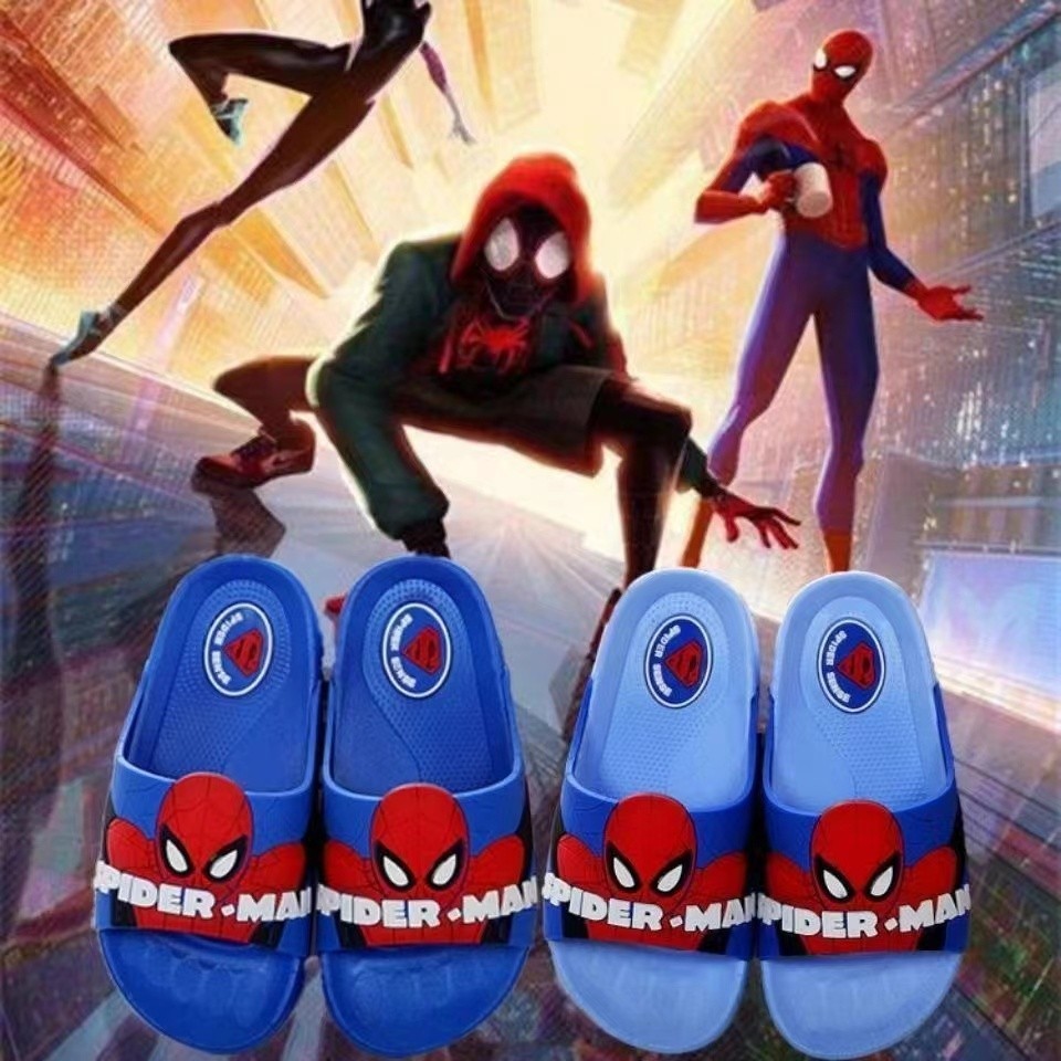 รองเท้าแตะเด็กชาย ฤดูร้อนใหม่แฟชั่นการ์ตูน Spiderman น่ารักด้านล่างนุ่มลื่นทนต่อการสึกหรอสบายๆและสบาย