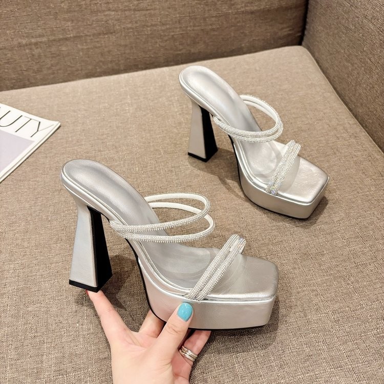 ผู้หญิงรองเท้าแตะเกาหลีรุ่นแฟชั่นหนา Soled กันน้ําส้นหนาเปิด-Toed Casual รองเท้าส้นสูงรองเท้าแตะขนาด 34-39
