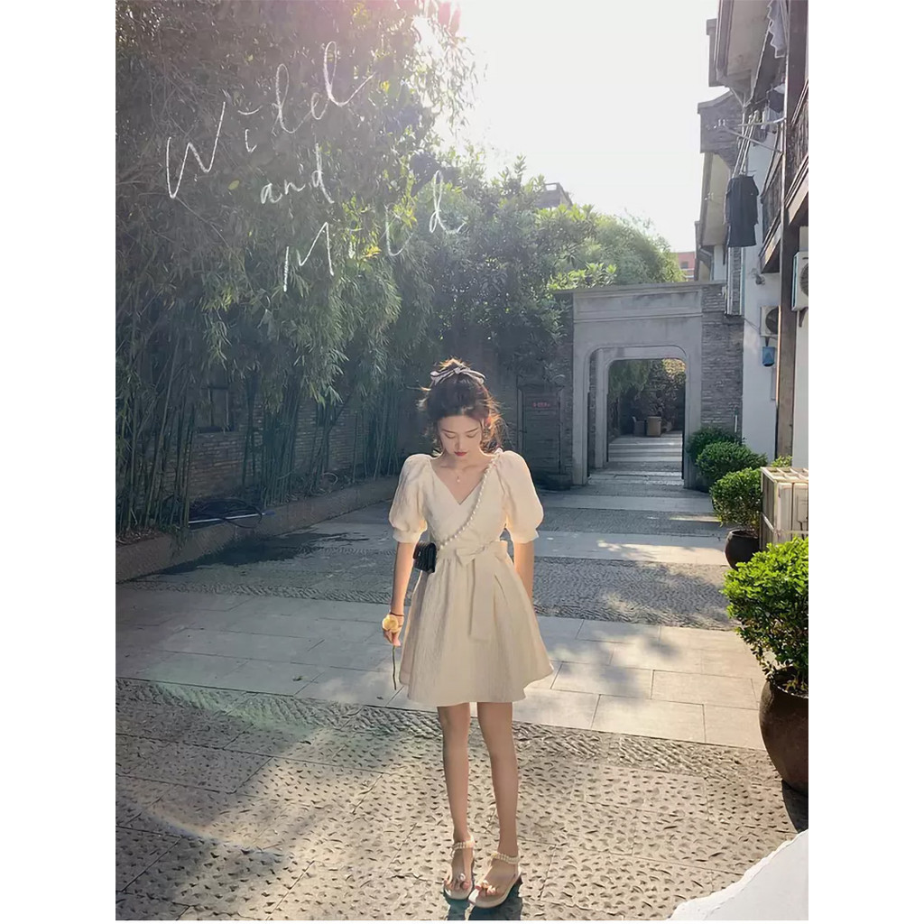 Tea Break สไตล์ High-End v คอชุดสไตล์ใหม่ First Love Hepburn สไตล์แคบ-เอว Slimmer ดูกระโปรงหญิงฤดูร้