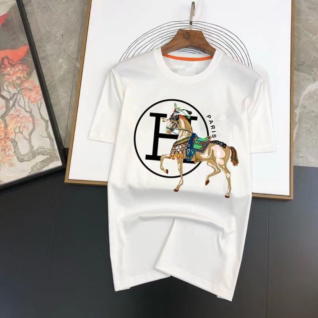 เสื้อยืดแขนสั้น คอกลม พิมพ์ลายม้า เข้ากับทุกการแต่งกาย แฟชั่นฤดูร้อน แบบเรียบง่าย สําหรับผู้ชาย