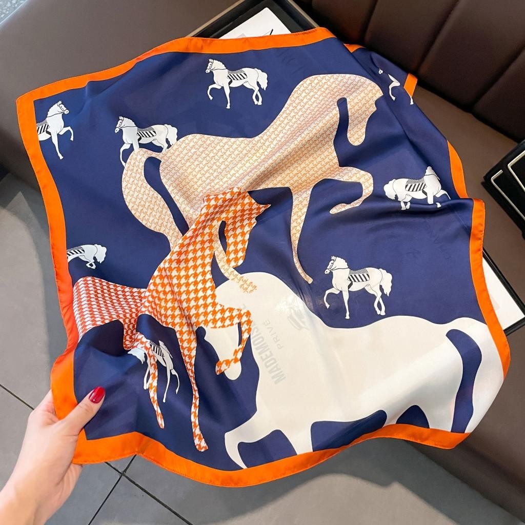 ผ้าไหมจําลอง พิมพ์ลาย ระดับไฮเอนด์ เข้ากับทุกการแต่งกาย แฟชั่นเรโทร สไตล์เกาหลี 70x70 ซม.