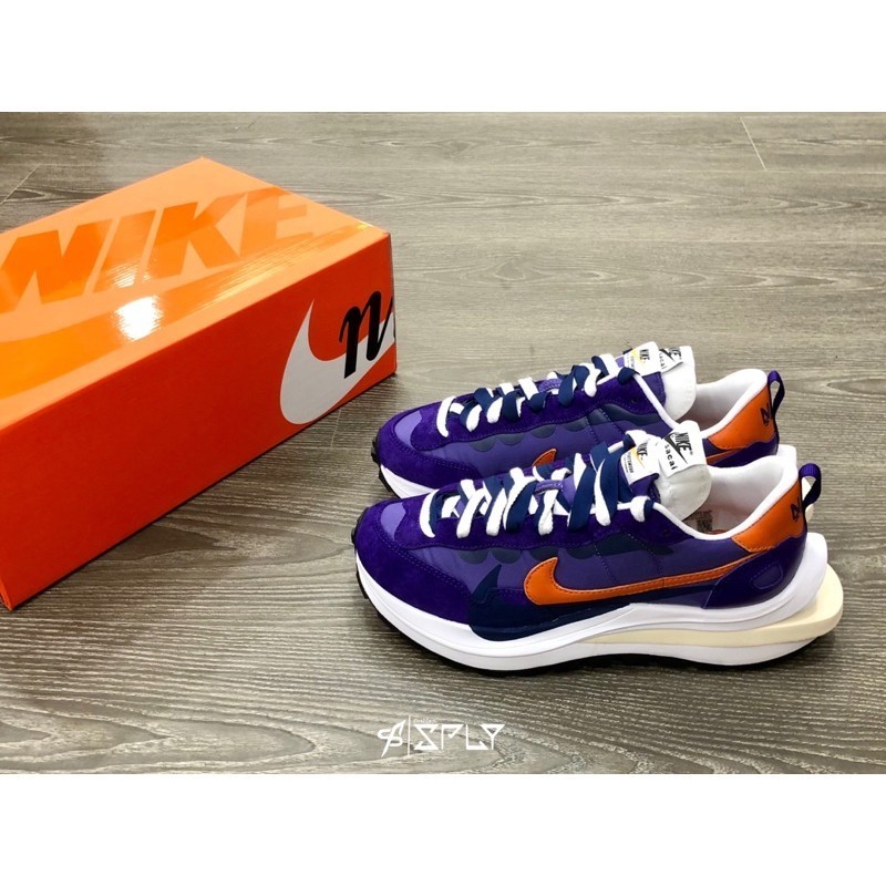Sacai x Nike Vaporwaffle รองเท้าผ้าใบลําลอง สีม่วง สีส้ม คุณภาพสูง DD1875-500
