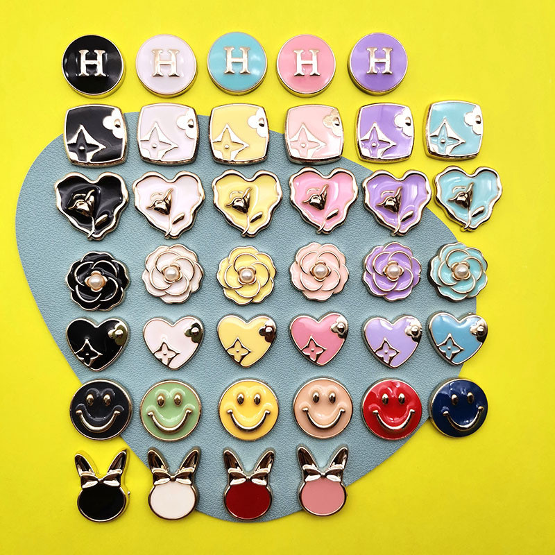 10pcs Influencer Chanel สไตล์ยิ้มพีชหัวใจกระต่ายเรซิ่นอุปกรณ์เสริม diy Handmade Headwear กิ๊บติดผมเคสโทรศัพท์รองเท้าหัวเข็มขัด Patch
