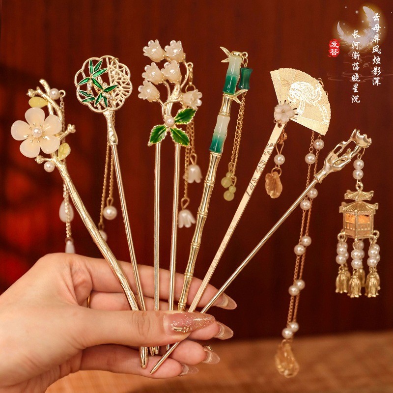 กิ๊บติดผมพู่ดอกไม้สไตล์โบราณของผู้หญิง ฮันฟู ระดับไฮเอนด์ขั้นตอนเขย่า