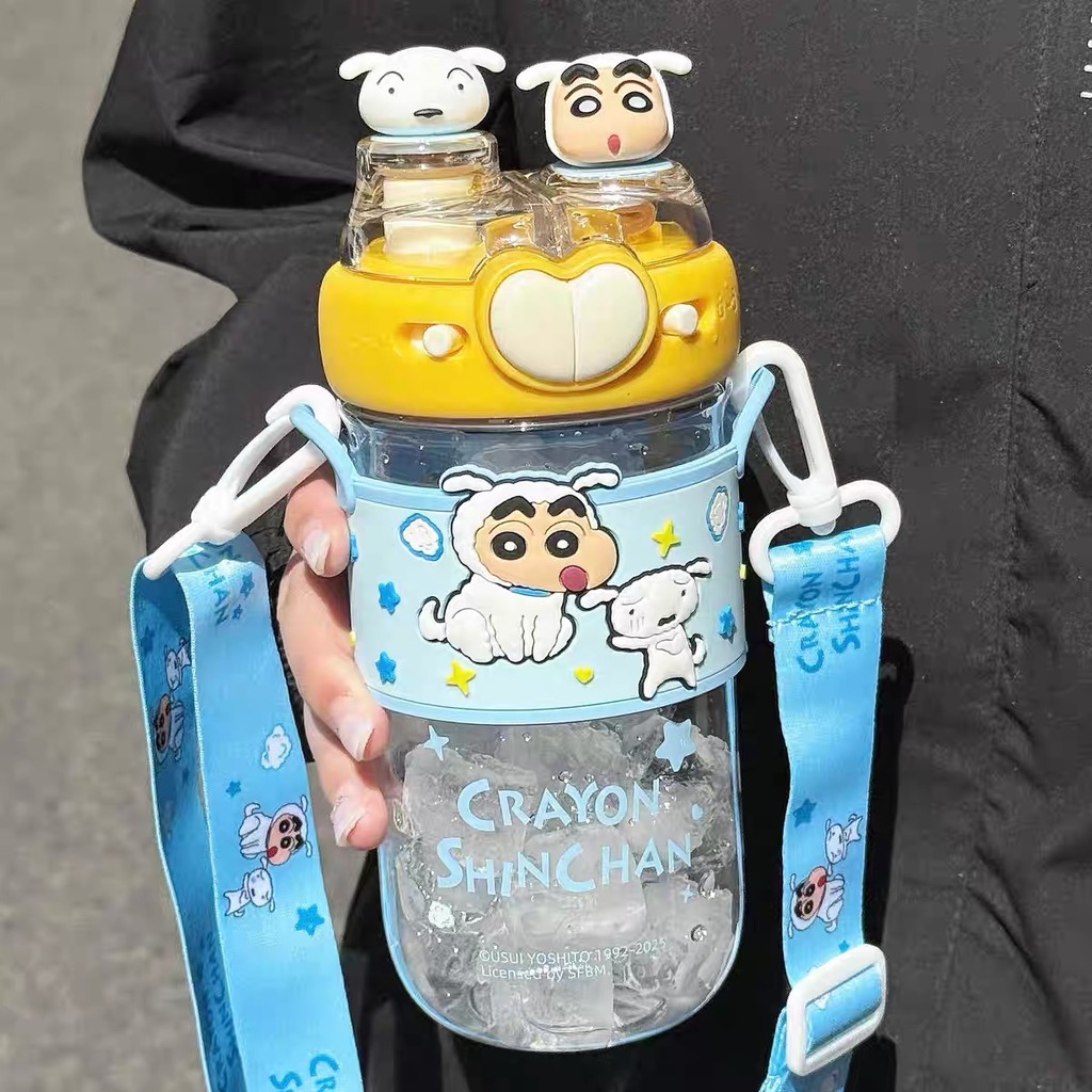 ขวดน้ํา2in1 Crayon Shinchan แก้วน้ำแก้วน้ำพลาสติกชินจัง Tritan/580ML กระติกน้ําห้อยค ถ้วยฟางเด็กนักเรียนของขวัญถ้