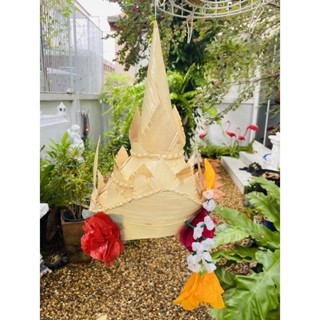 Gold ชฎา  ทำจากใบลาน ตบแต่งด้วยดอกไม้กระดาษ คละชิ้น ขนาดประม…