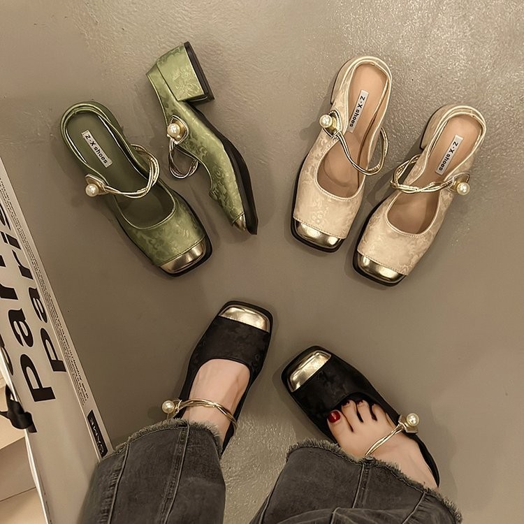 สไตล์อังกฤษ Color-Blocking Mid-Mouth Wedge Heel PU Block Heel Half Sandals Flat Buckle Strap Fashion Retro Ladies Fairy Style All-Match Casual Wedge