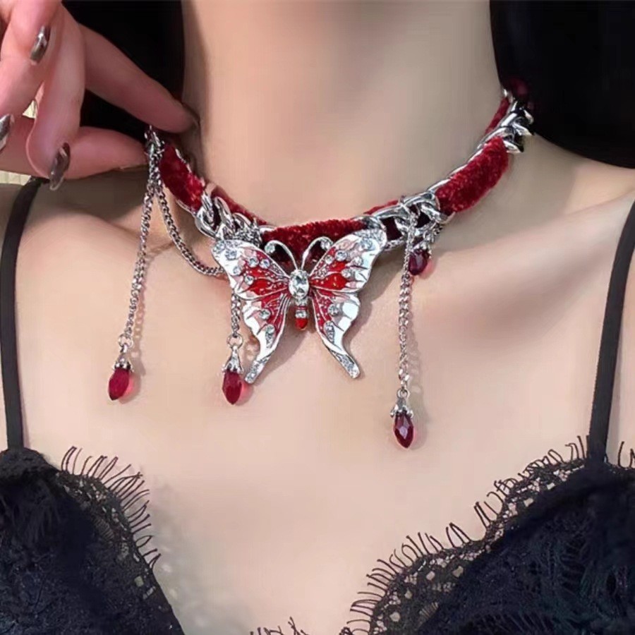 อะนิเมะ Tian Guan Ci Fu Xie Lian คอสเพลย์ Heaven Blessing กํามะหยี่สีแดงผีเสื้อ Fringe สร้อยคอหญิงหวานเย็นอารมณ์แฟชั่น Clavicle