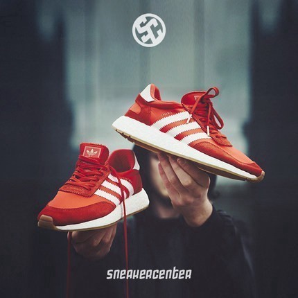 Adidas Original Iniki Runner boost สีดํา สีเทา สีฟ ้ า สีแดง สีขาว ย ้ อนยุค รองเท ้ าผู ้ ชาย