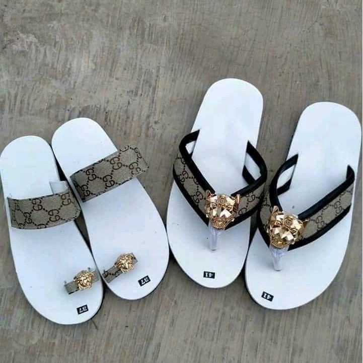 รองเท้าแตะคู่ชายและหญิง xx สีขาวสีเหลืองพื้นหลังสีขาว.sp88 Rubber Jean Copper Sole Sandaly Slippers