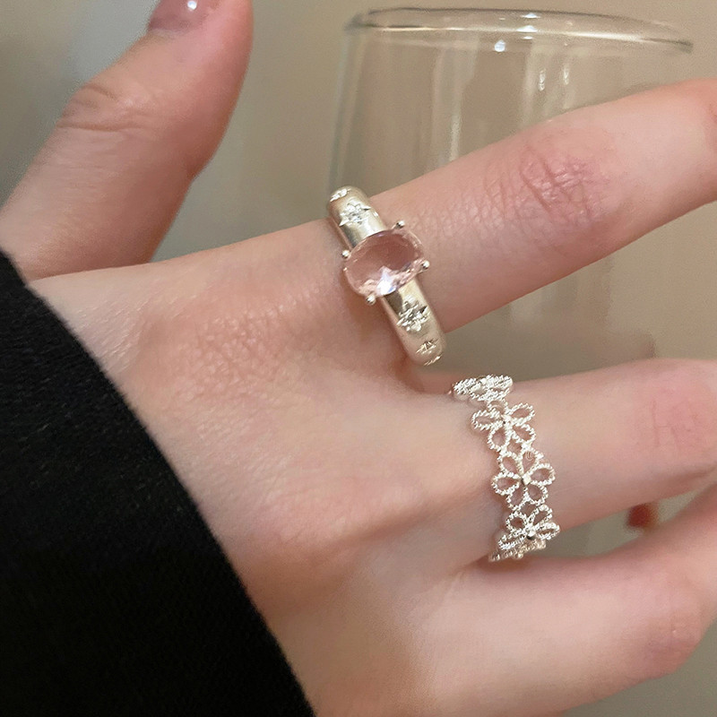 หวาน Hollow ดอกไม ้ แหวนหญิงอ ่ อนโยนอารมณ ์ สีชมพู Zircon Index Finger แหวน Niche Design เปิดแหวนหรูหรา High-End ปรับแหวน