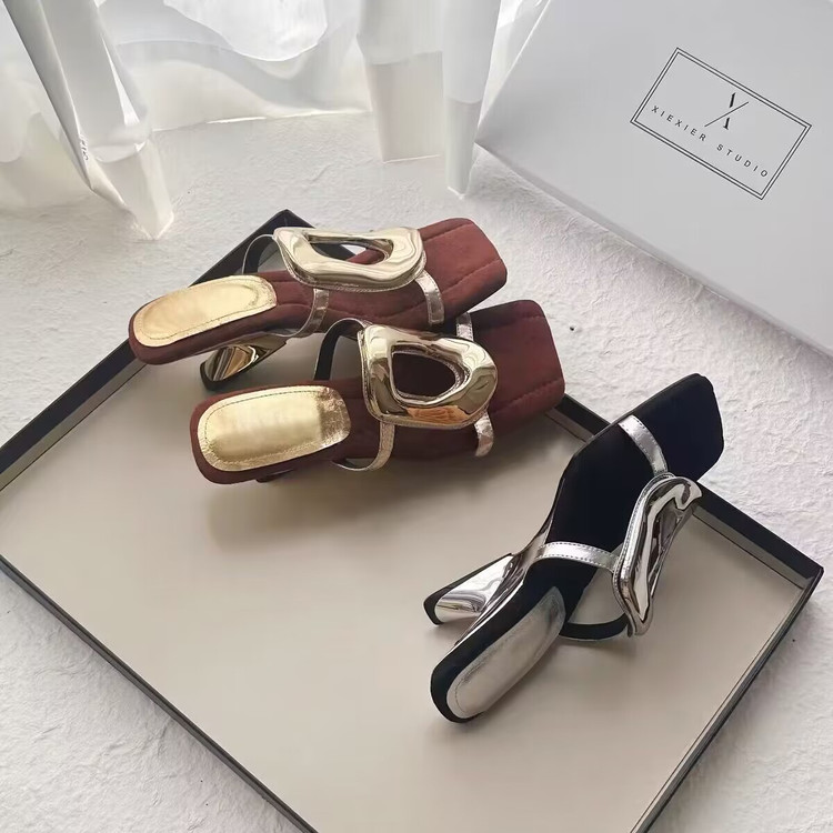 รองเท้าส้นสูงทรงสี่เหลี่ยม Toe Shaped Heel Womens Slip-On