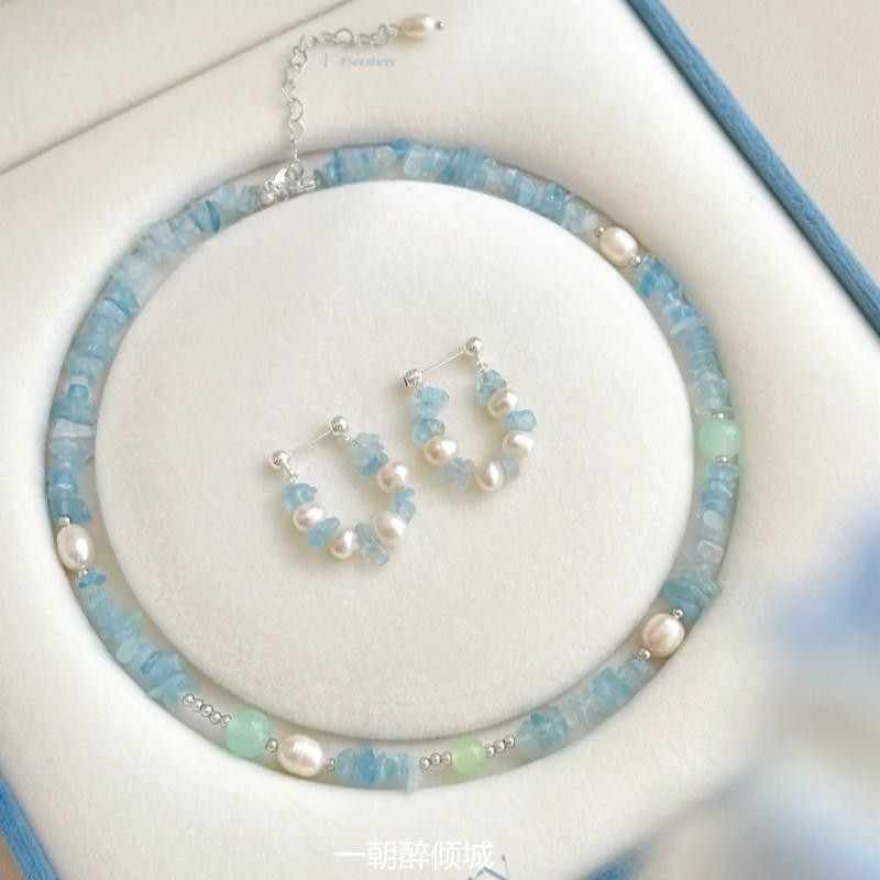 GHG สร้อยคอมากกว่าและต่างหูพลอยอะความารีนและไข่มุก ดีไซน์หรูหราสำหรับฤดูร้อน 2024