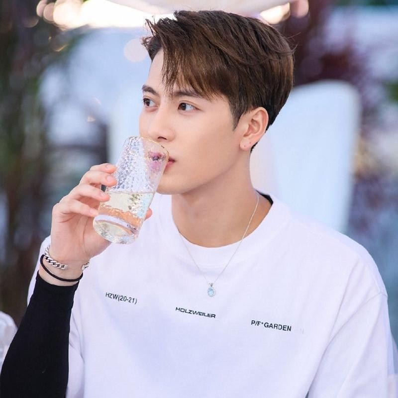 (🔥พร้อมส่ง🔥)Jackson Wang  เสื้อยืดชาย oversize คอกลม แขน​สั้น Jackson Wangสําหรับผู้ชาย และผู้หญิง S