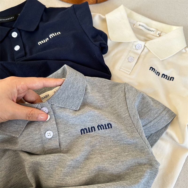 ชายเสื้อโปโลแขนสั้นฤดูร้อนสไตล์ใหม่แฟชั่นเกาหลีรุ่นผ้าฝ้ายแท้เย็บปักถักร้อยสีทึบหล่อทุกการแข่งขันสบายๆ T