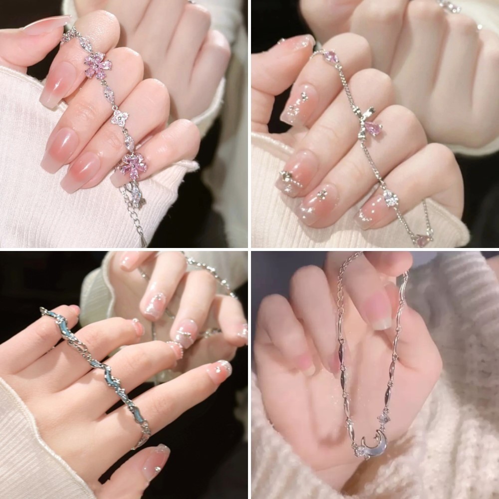 2024 เวอร์ชั่นเกาหลีใหม่ดอกไม้สีชมพูสาวแฟชั่นสร้อยข้อมืออเนกประสงค์ที่เรียบง่าย