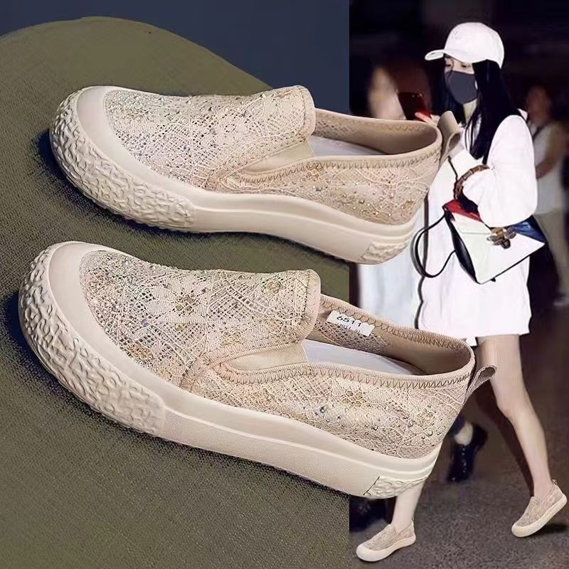 พร้อมส่ง🚚รองเท้าผ้าใบผู้หญิง สลิปออน ลูกไม้ พื้นหนา แฟชั่น ลำลอง ไม่เจ็บเท้า เย็นสบาย P-031